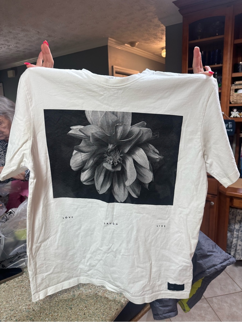 Pull & Bear small white Floral Graphic Tee - White with Black Print